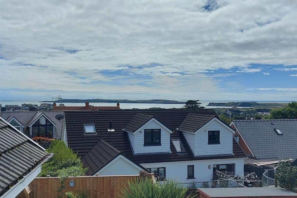 Sea Crest, Beautiful Home In Tenby With Sea Views エクステリア 写真