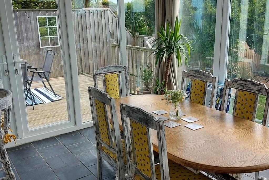 Sea Crest, Beautiful Home In Tenby With Sea Views エクステリア 写真